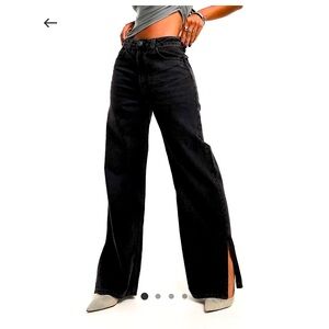 Dad jeans in washed black.